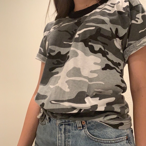 Urban Outfitter camp t-shirt - Picture 4 of 5